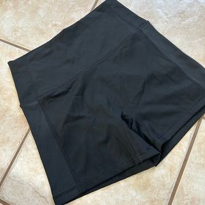 Offline Aerie Short size M